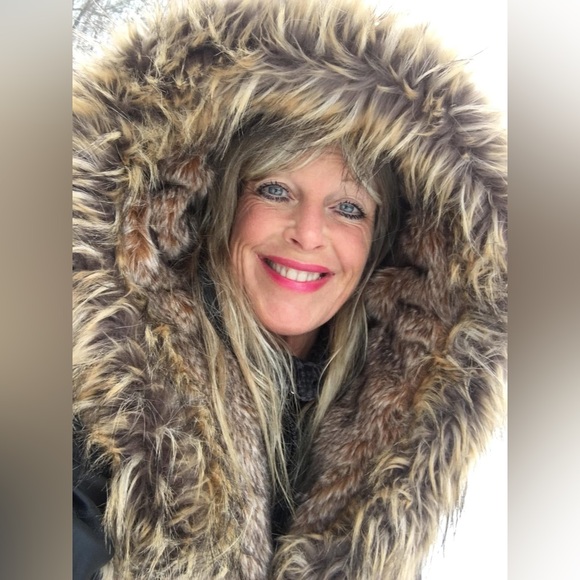 Meet your Posher, Tracy lynn - Picture 8 of 8